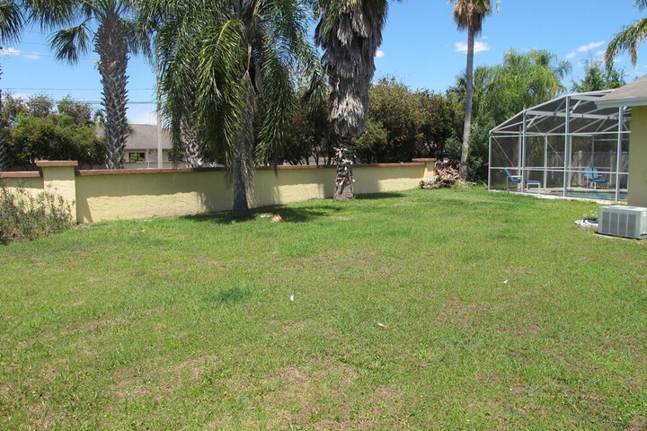 Property Grounds 22 of 27