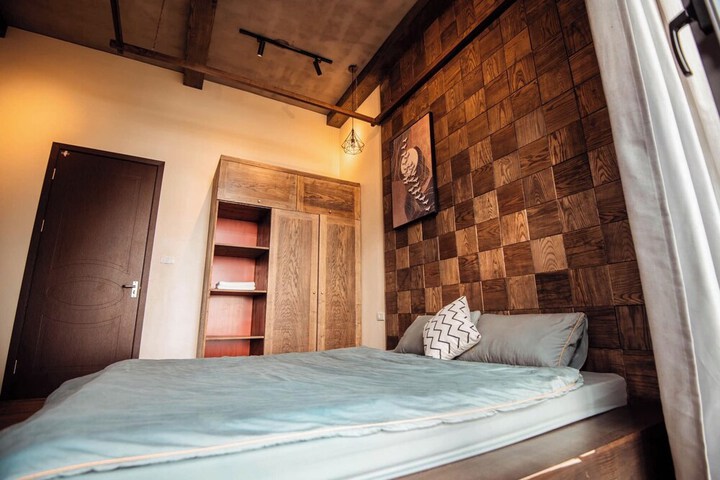 Room 44 of 80