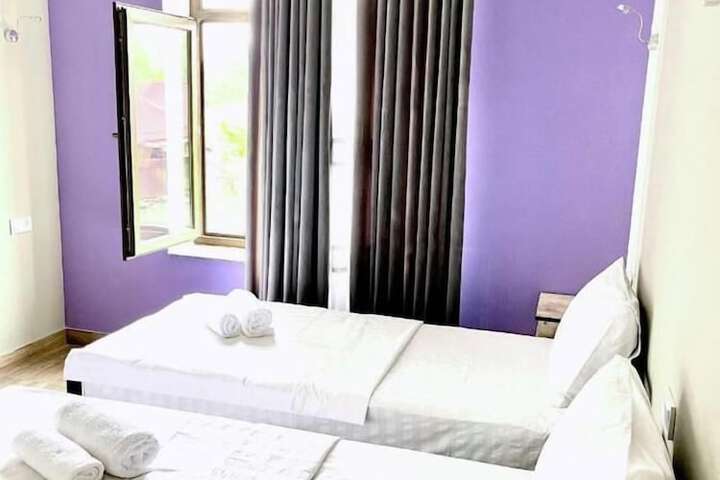 Room 2 of 20