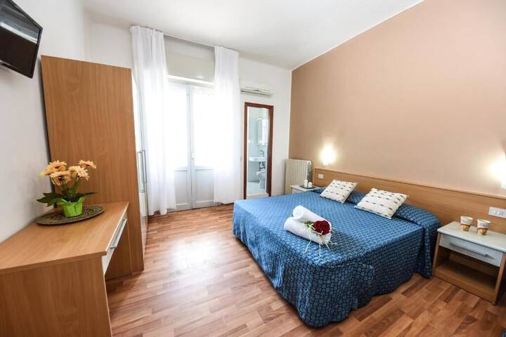 Room 9 of 40