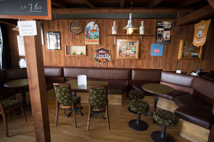Lounge 46 of 63