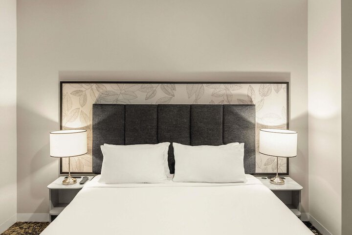 Room 45 of 163