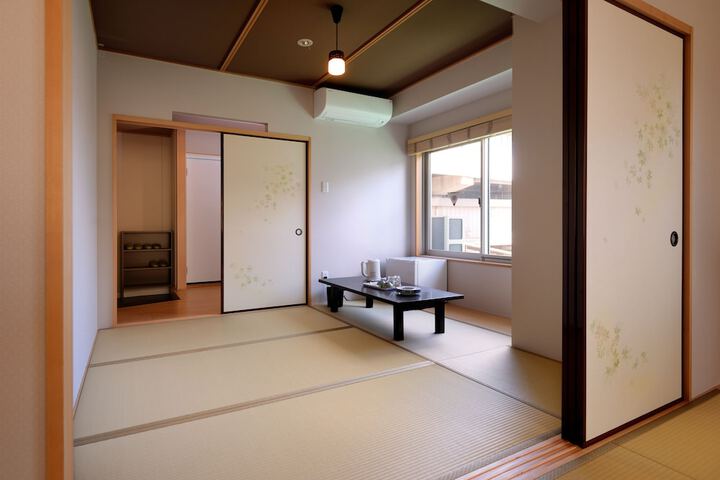 Room 9 of 80