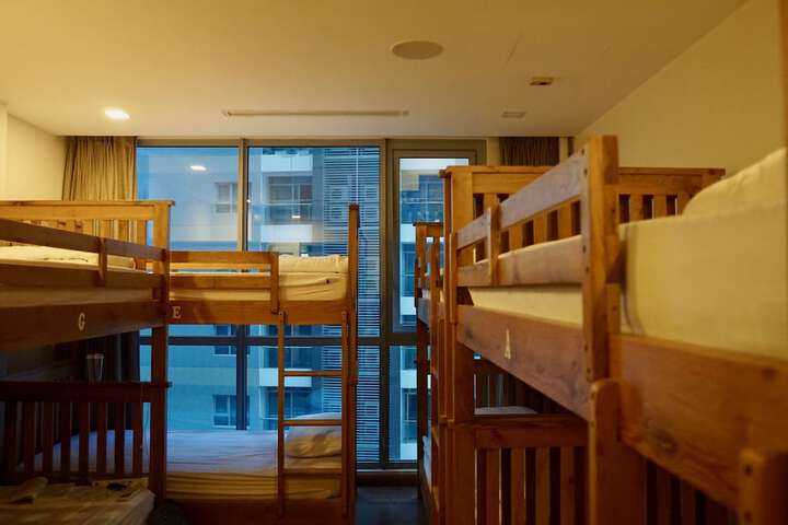 Room 7 of 33