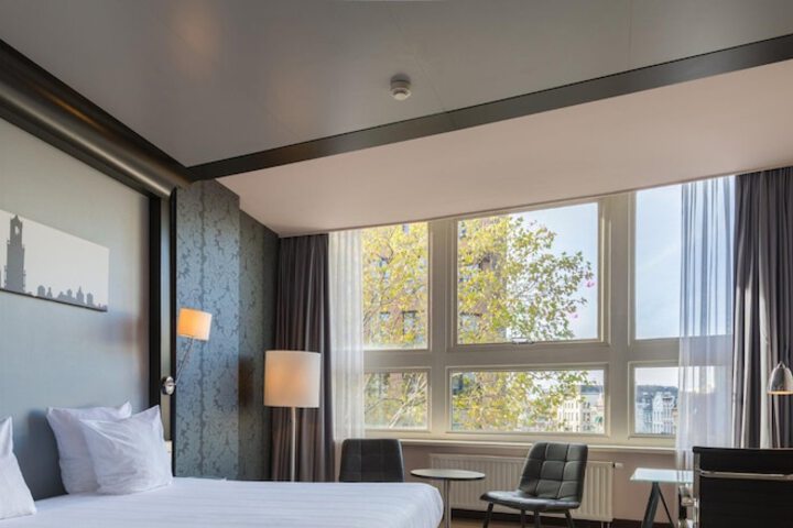 Room 21 of 50