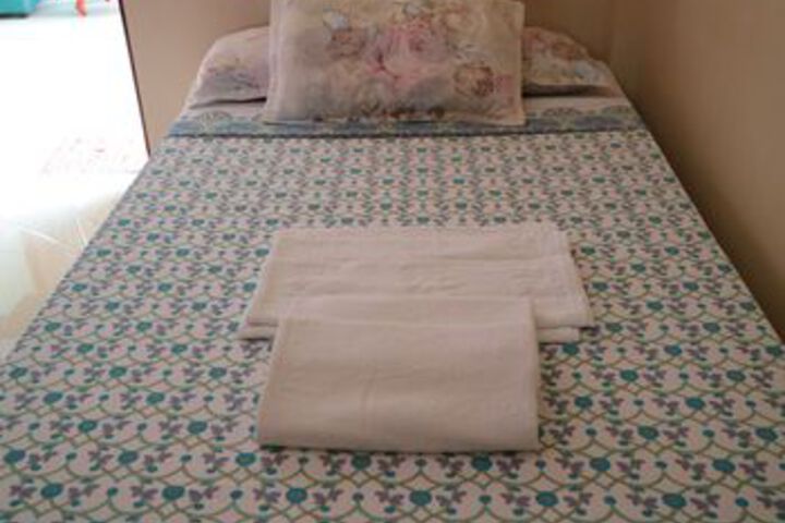 Room 8 of 34