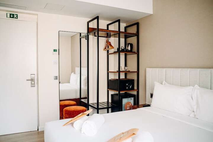 Room 130 of 164