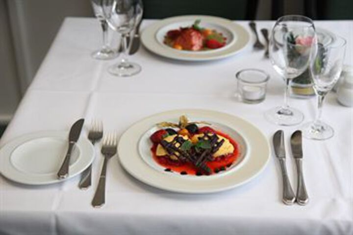 Dining 6 of 39