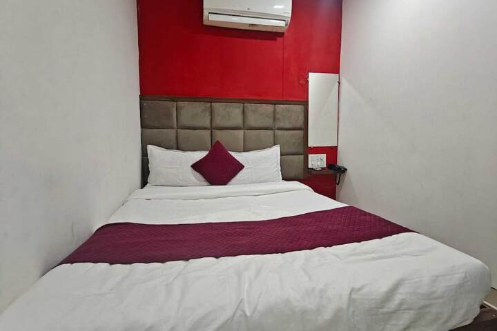 Room 9 of 27