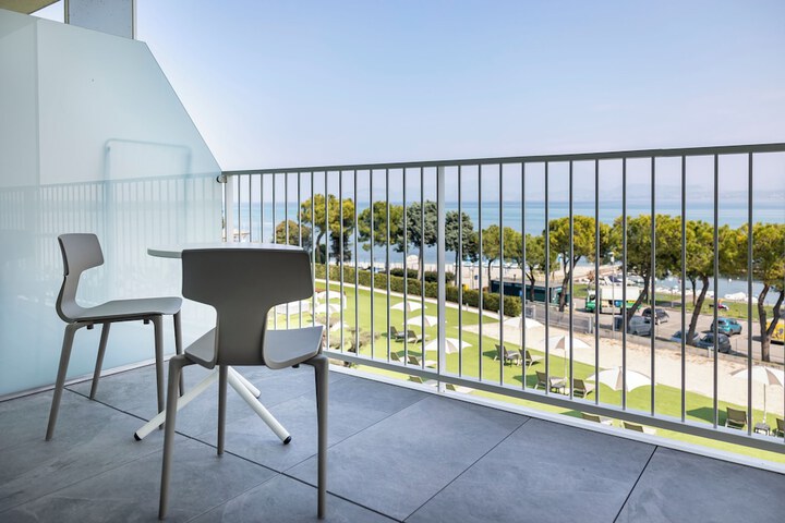 Terrace/Patio 44 of 86