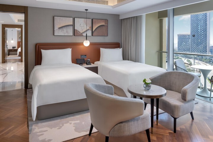 Room 34 of 153