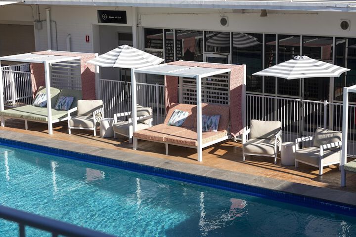 Pool 113 of 156