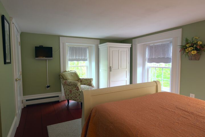 Room 15 of 38