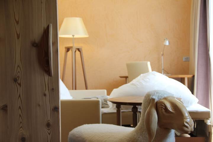 Room 13 of 154