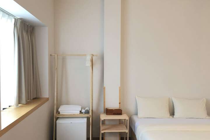 Room 68 of 86