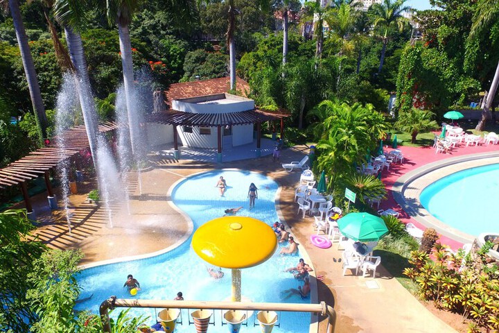 Pool 11 of 15