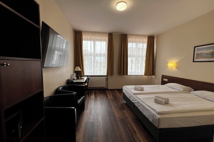 Room 9 of 64