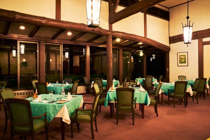 Dining 60 of 162