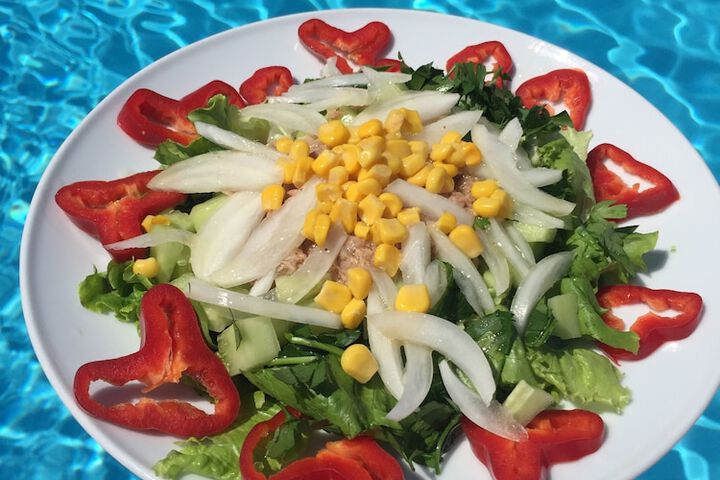 Dining 20 of 24