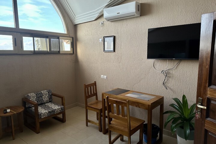 Room 22 of 32