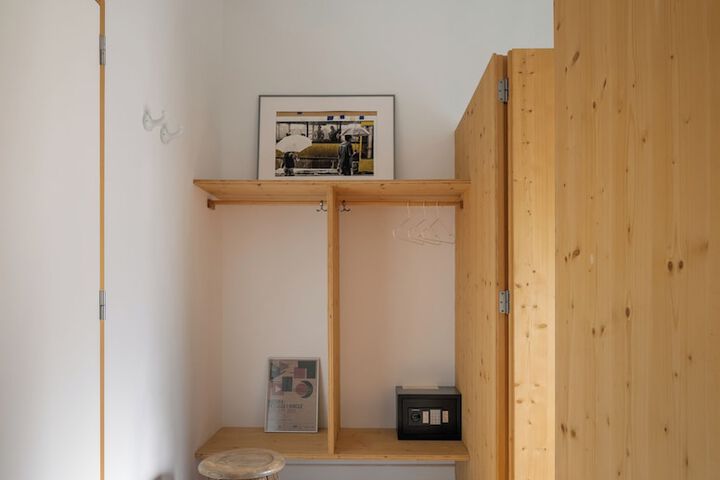 Room 33 of 49