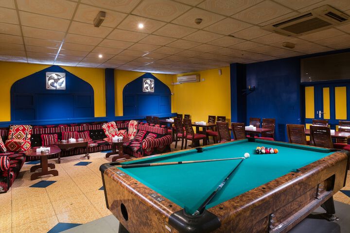 Lounge 54 of 58