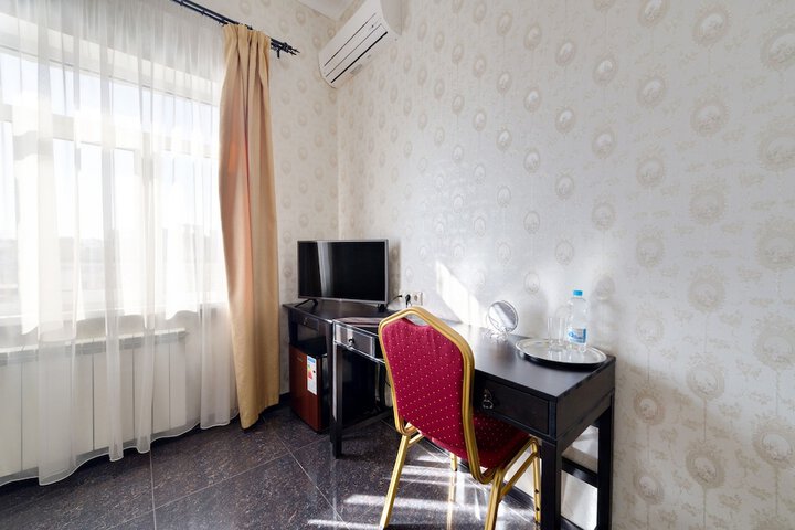 Room 25 of 73