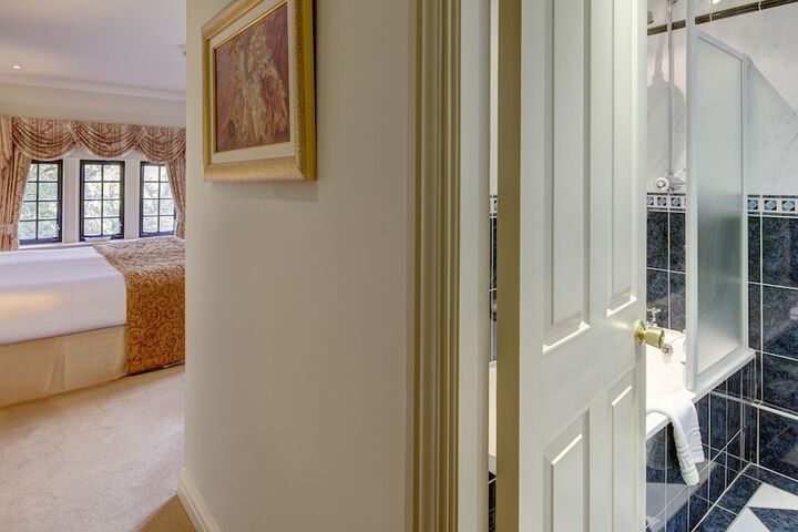 Room 6 of 44