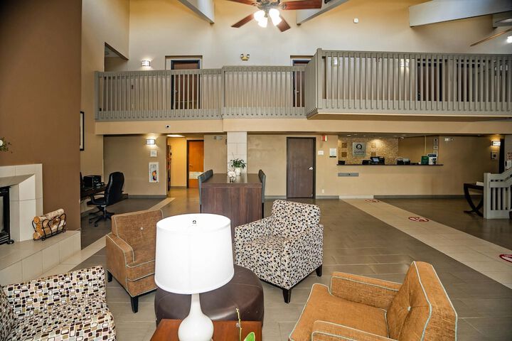 Entrance & Lobby