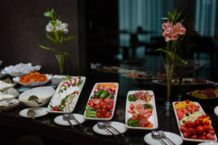Dining 48 of 59
