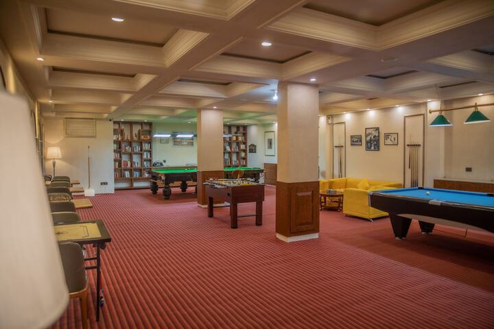 Room 52 of 89