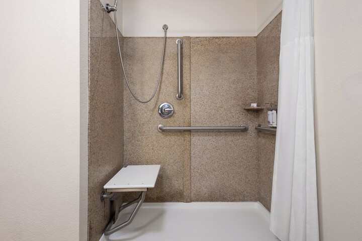 Room 20 of 39