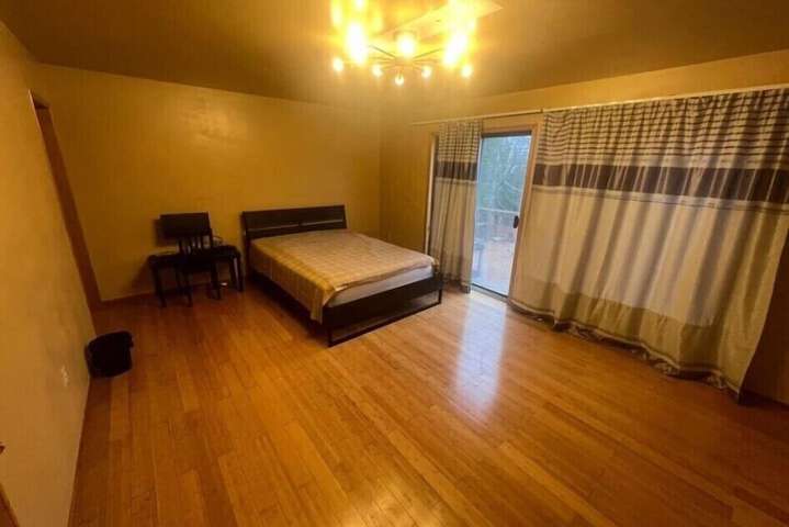 Room 3 of 6