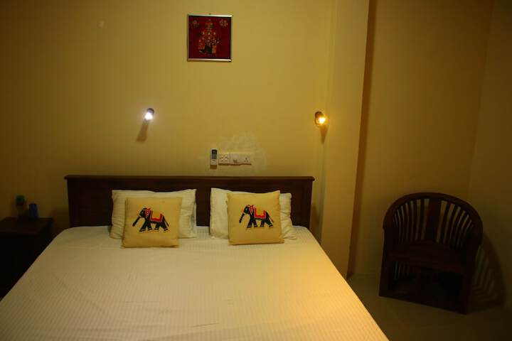 Room 2 of 48