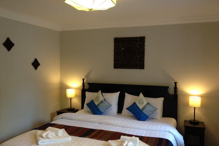 Room 3 of 43