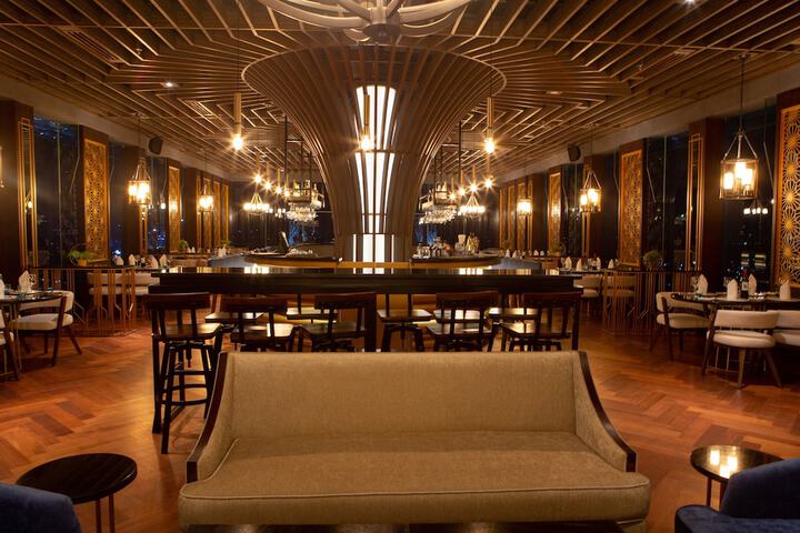 Lounge 50 of 54