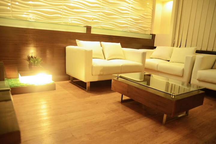 Lounge 48 of 64