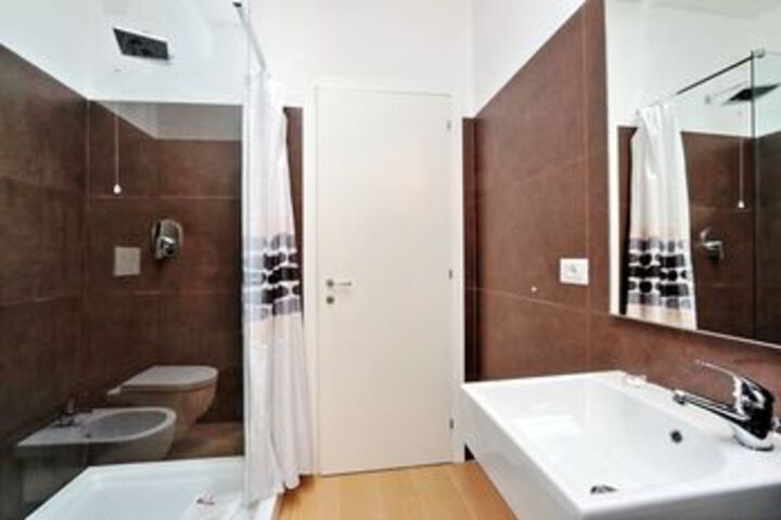 Room 2 of 20