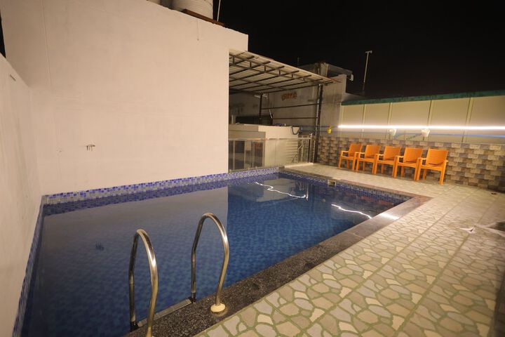 Pool 26 of 28