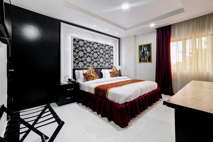 Room 5 of 25