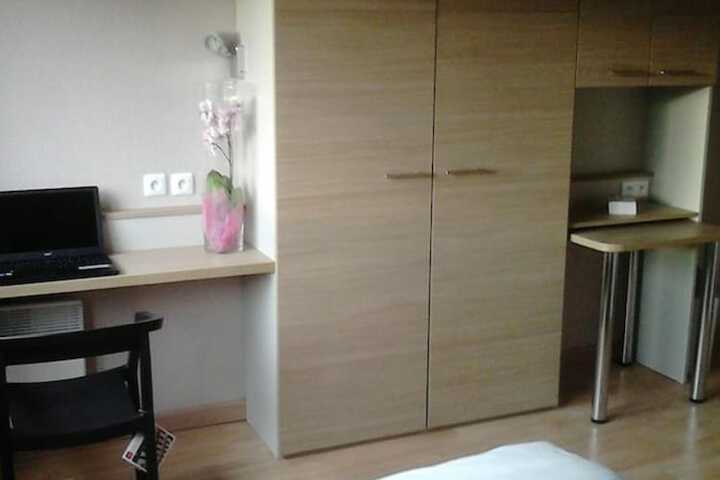 Room 16 of 24