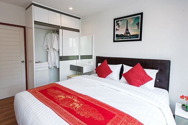 Room 5 of 20