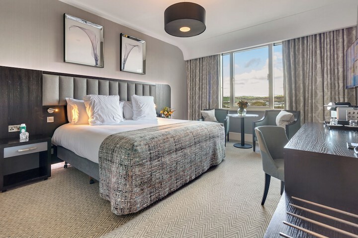 Room 10 of 74