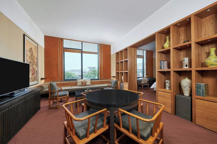 Room 14 of 65
