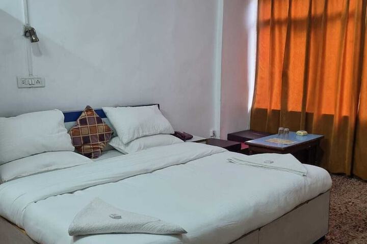 Room 14 of 17