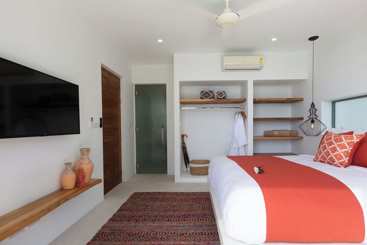 Room 13 of 261