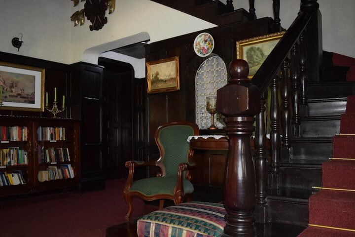 Entrance & Lobby