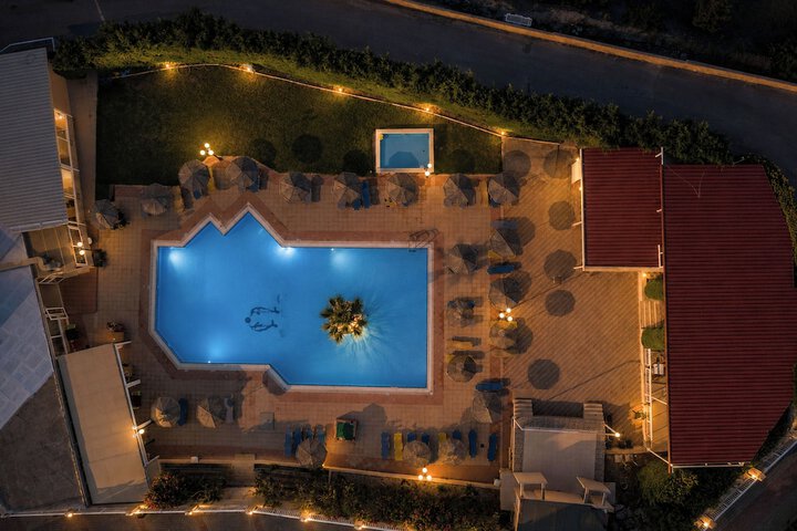 Pool 49 of 107