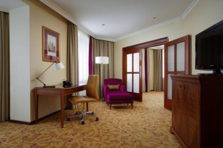 Room 60 of 90