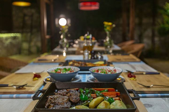 Dining 57 of 85